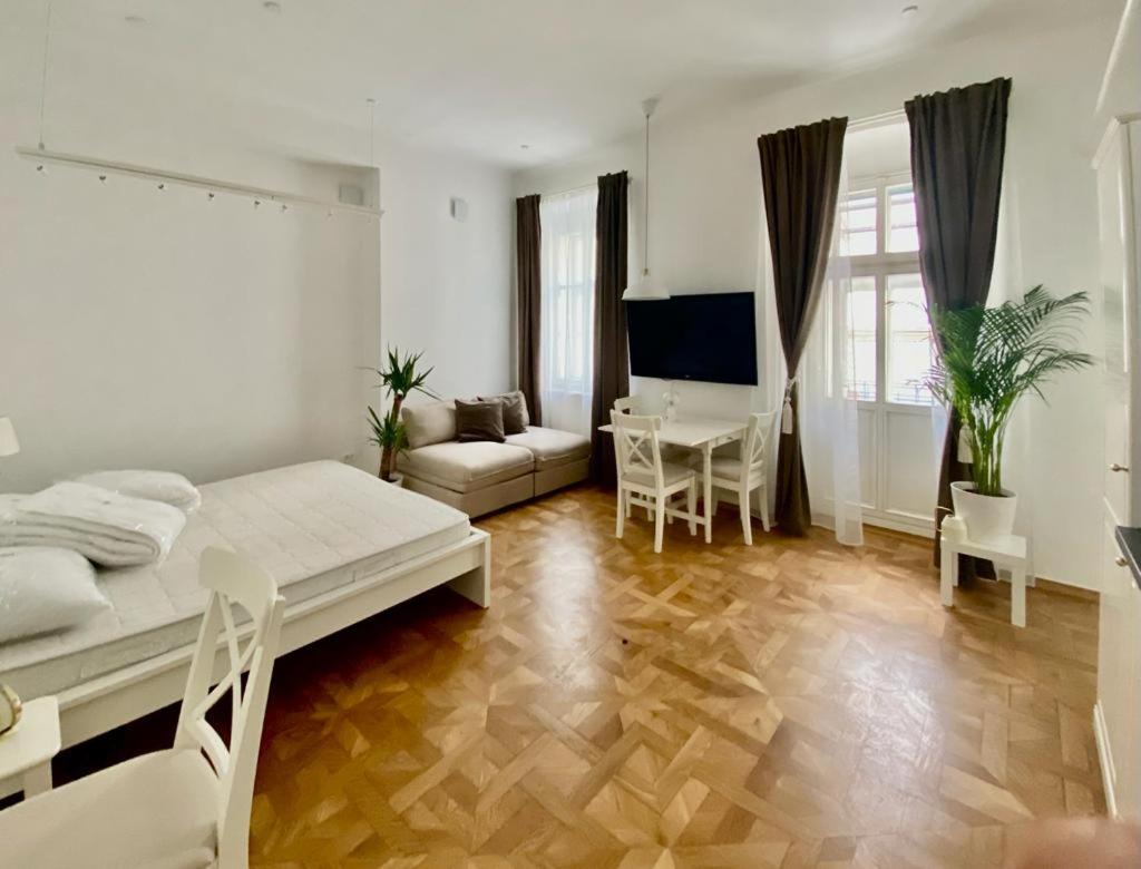 Ars Longa Apartments Ljubljana Ngoại thất bức ảnh