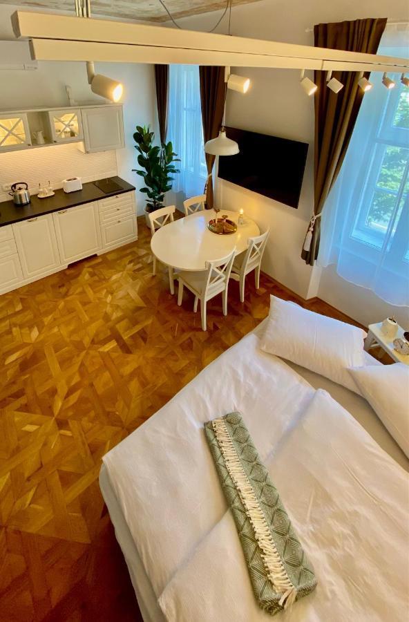 Ars Longa Apartments Ljubljana Ngoại thất bức ảnh