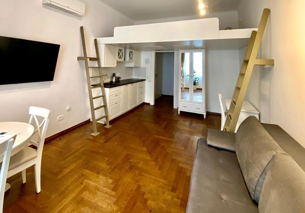 Ars Longa Apartments Ljubljana Ngoại thất bức ảnh