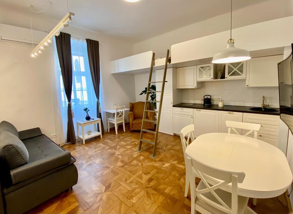 Ars Longa Apartments Ljubljana Ngoại thất bức ảnh