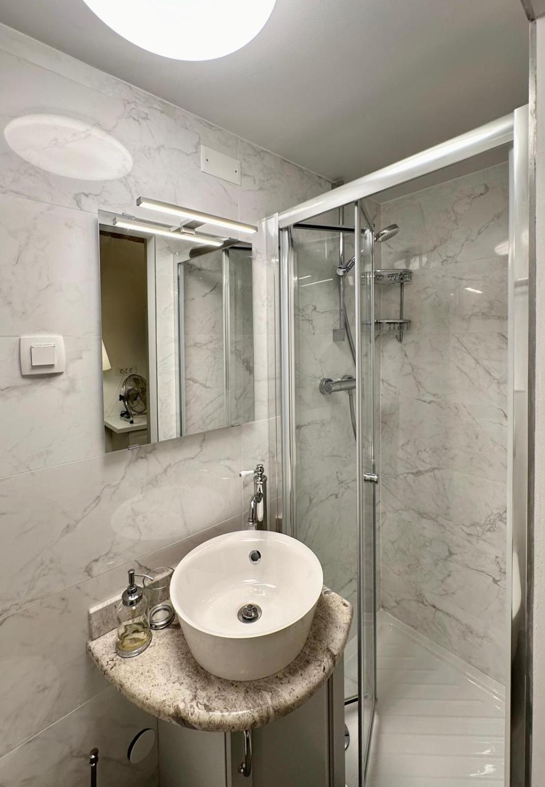 Ars Longa Apartments Ljubljana Ngoại thất bức ảnh