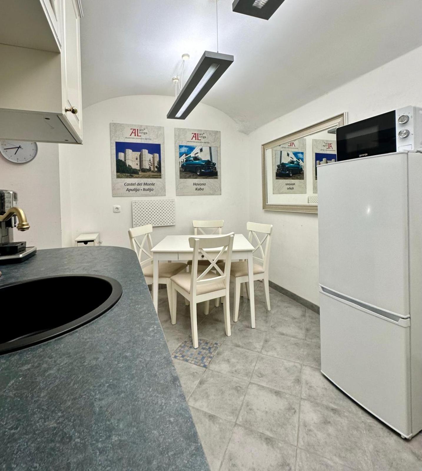 Ars Longa Apartments Ljubljana Ngoại thất bức ảnh